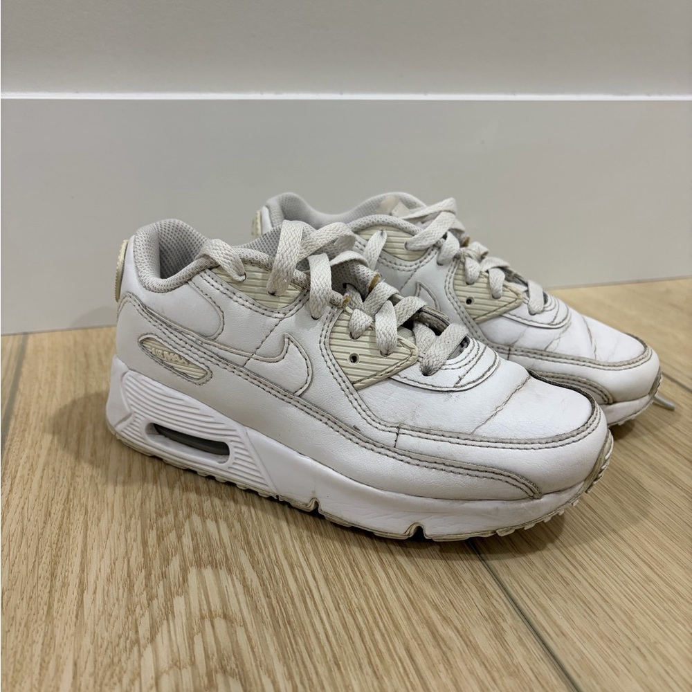 Nike Kids Streetwear Leather Comfort Everyday Casual Athletic White Sneakers